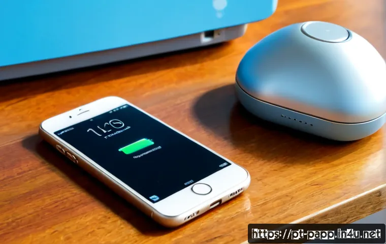 Home 17 스마트폰 클라우드 저장 장치 - Photorealistic close-up of a modern smartphone beside a compact silver portable cloud storage device...